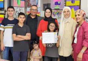 معرض &quot;مساحات فنية&quot; وتخريج طلبة مساقات بستان الفن وأساسيات مبادئ الرسم