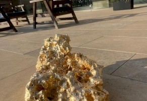 الاحجار  الهائمة 