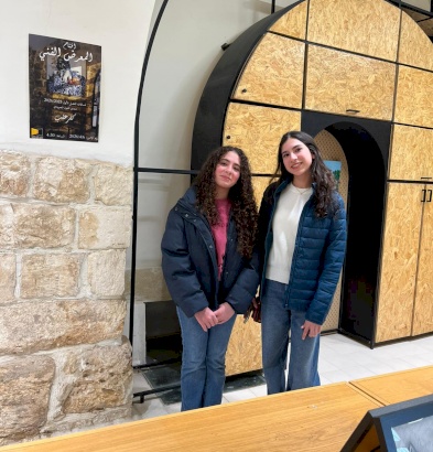 منتدى الفنون البصرية يفتتح معرض أعمال طلبة المساقات الأكاديمية والهواة في البلدة القديمة كفر عقب