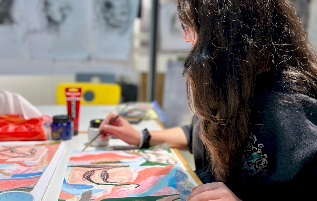 مساق &quot;خامات وتجارب&quot; 