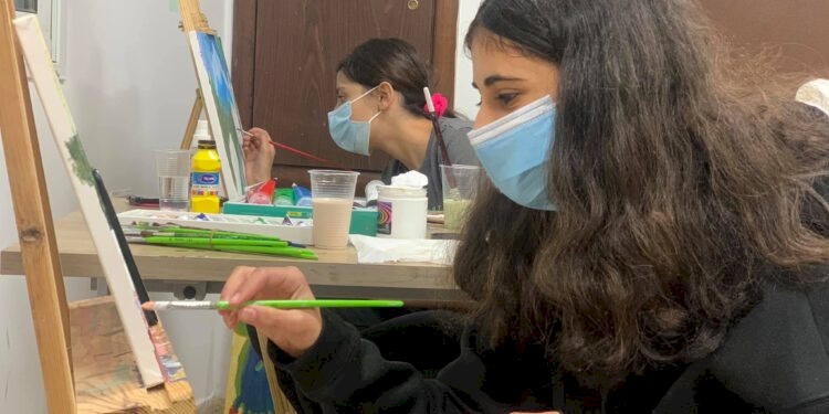 لقطات لطلبة المستويات الاكاديمية لتعليم الفنون في المنتدى